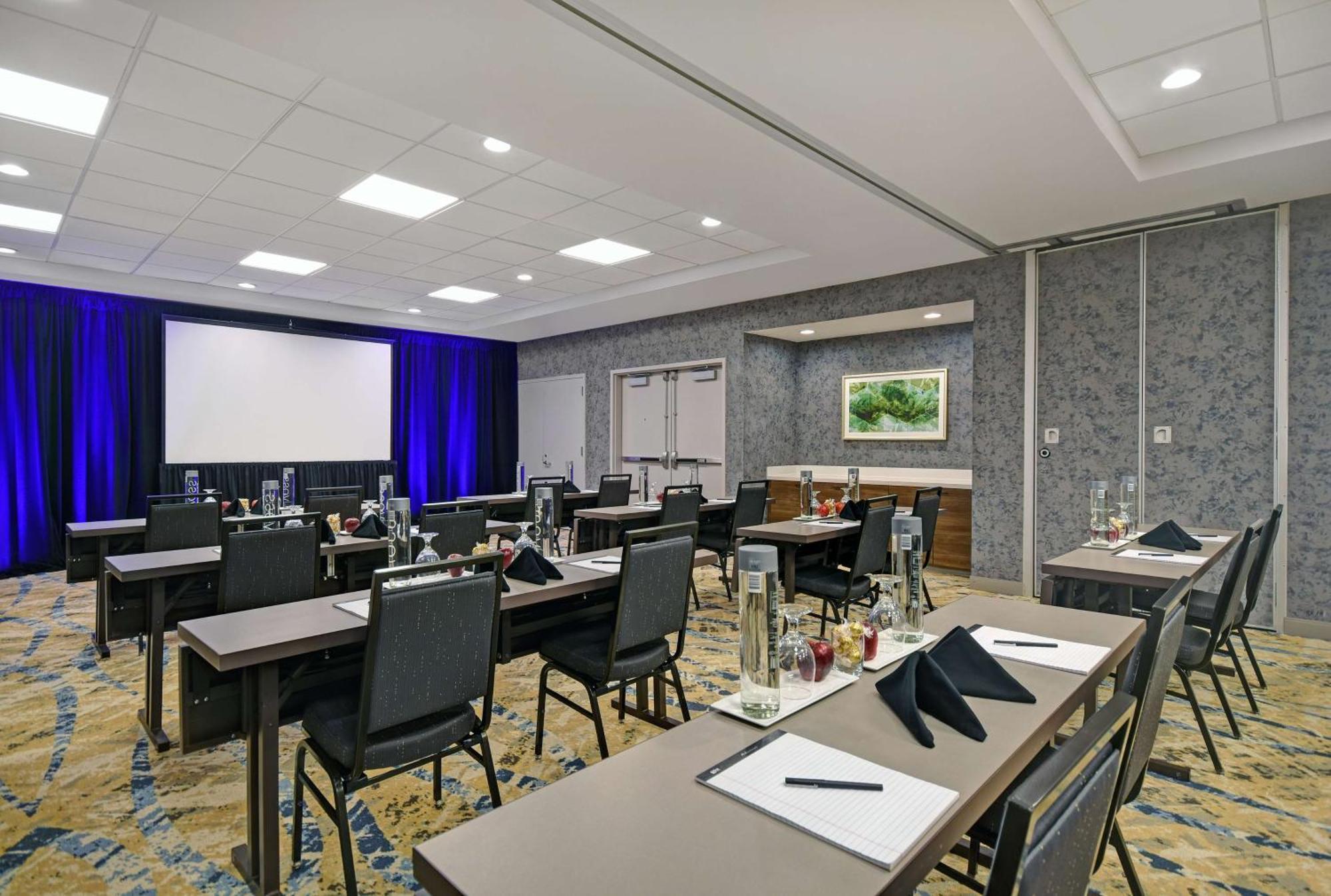 Hilton Garden Inn Houston/Galleria Area Exterior photo